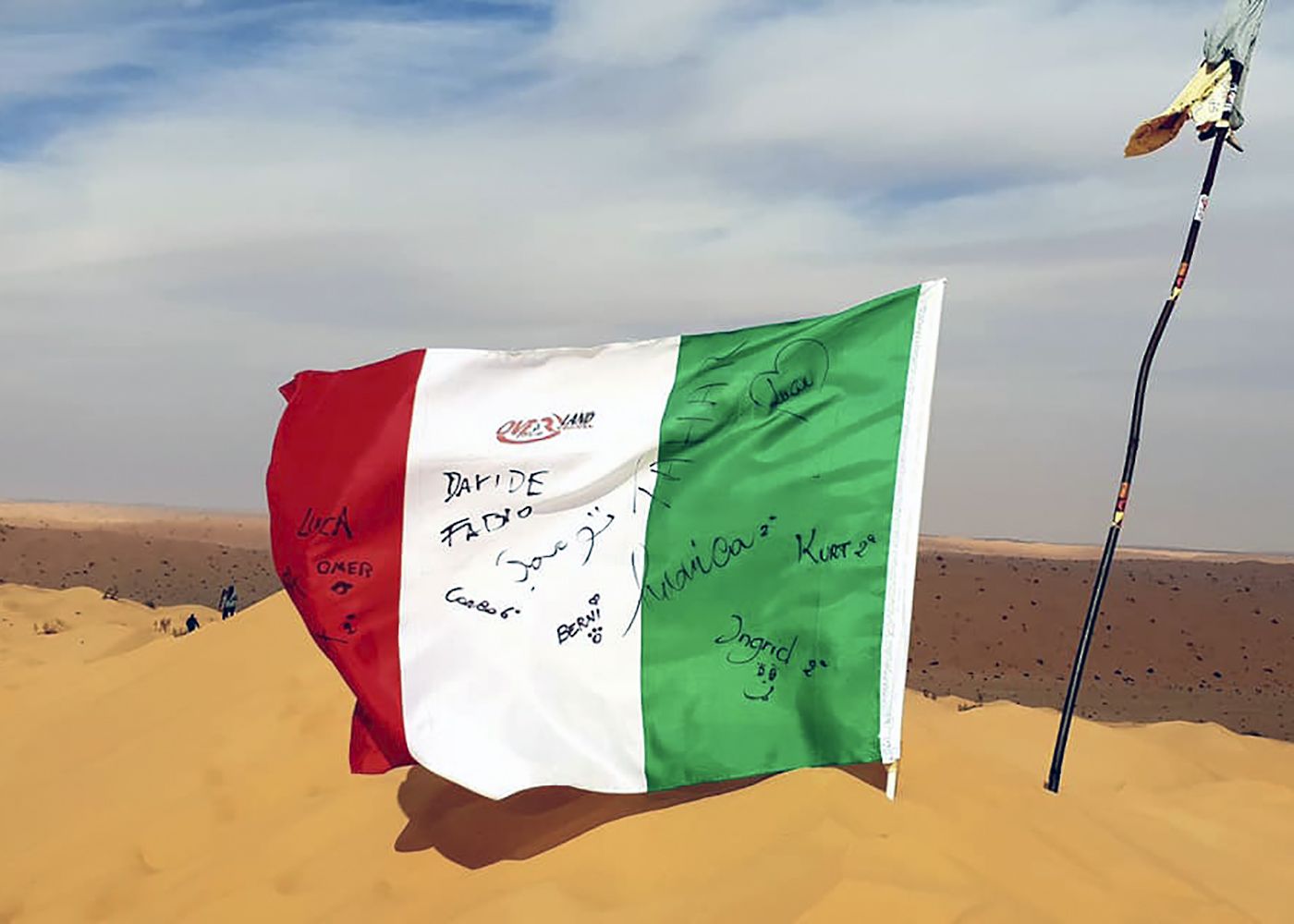Sif es Souane conquista bandiera firme tunisia deserto estremo